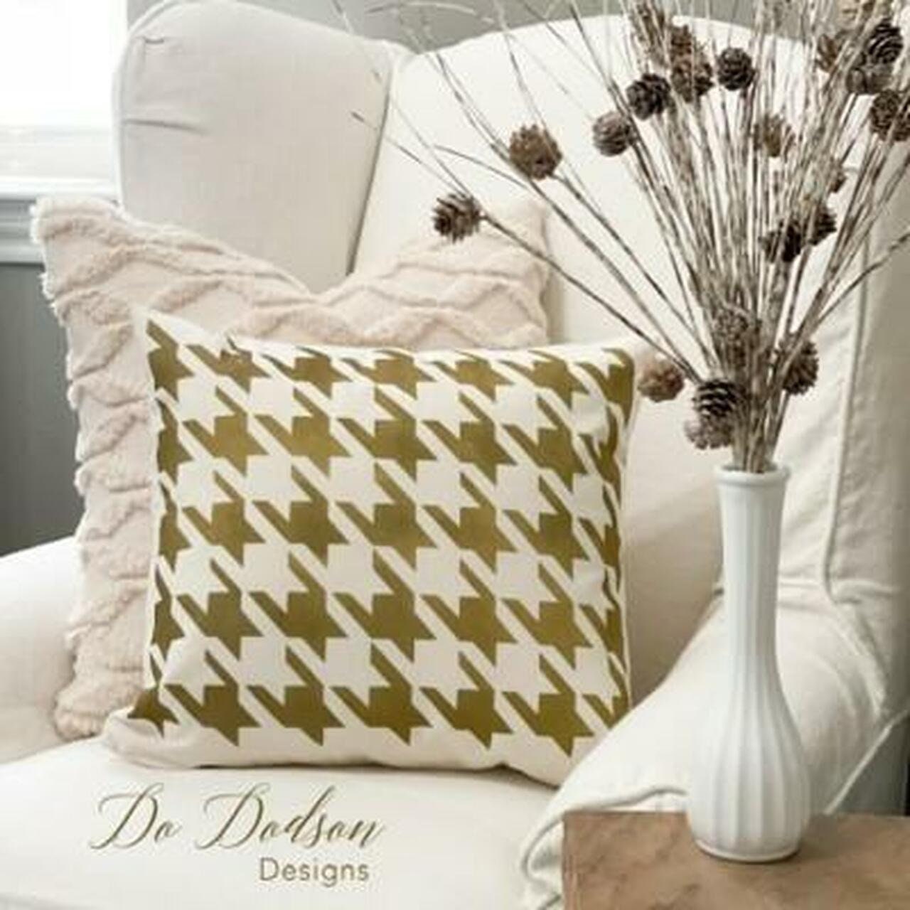 Houndstooth Mylar Stencil | Dixie Belle Paint | Belles and Whistles | 10mil