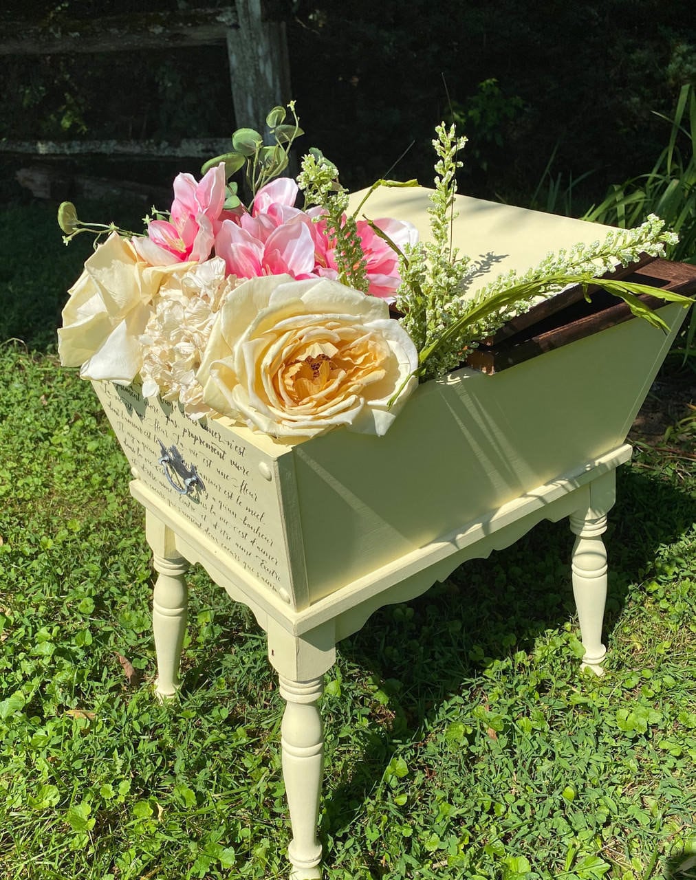 Lemonade 4oz | Chalk Mineral Paint | Dixie Belle Paint | Lemonade | Chalk Mineral Paint | 4oz