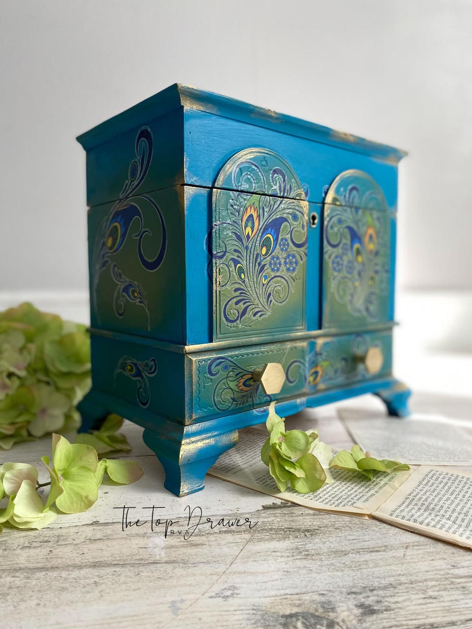 Peacock 4oz and 8oz | Chalk Mineral Paint | Dixie Belle Paint Company | 4oz and 8oz