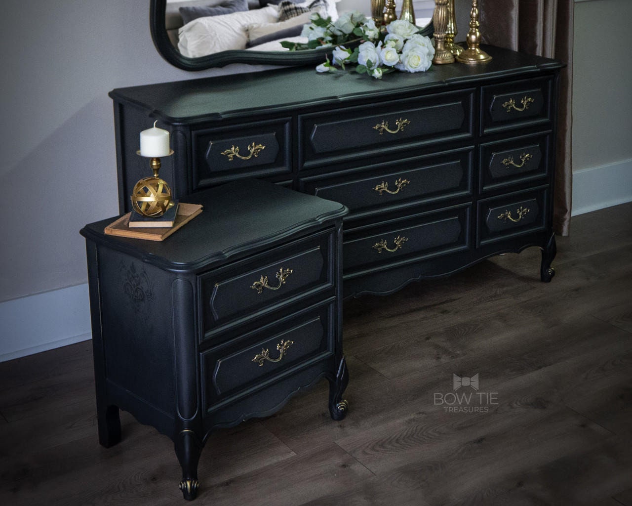 Midnight Sky 16oz and 32oz | Dixie Belle Chalk Mineral Paint | No VOC | Chalk Paint for Furniture | Water Based Paint | 16oz and 32oz