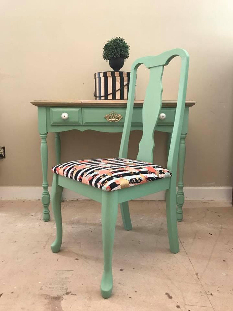 Mint Julep 4oz and 8oz | Dixie Belle Chalk Mineral Paint | No VOC | Chalk Paint for Furniture | Water Based Paint | 4oz and 8oz