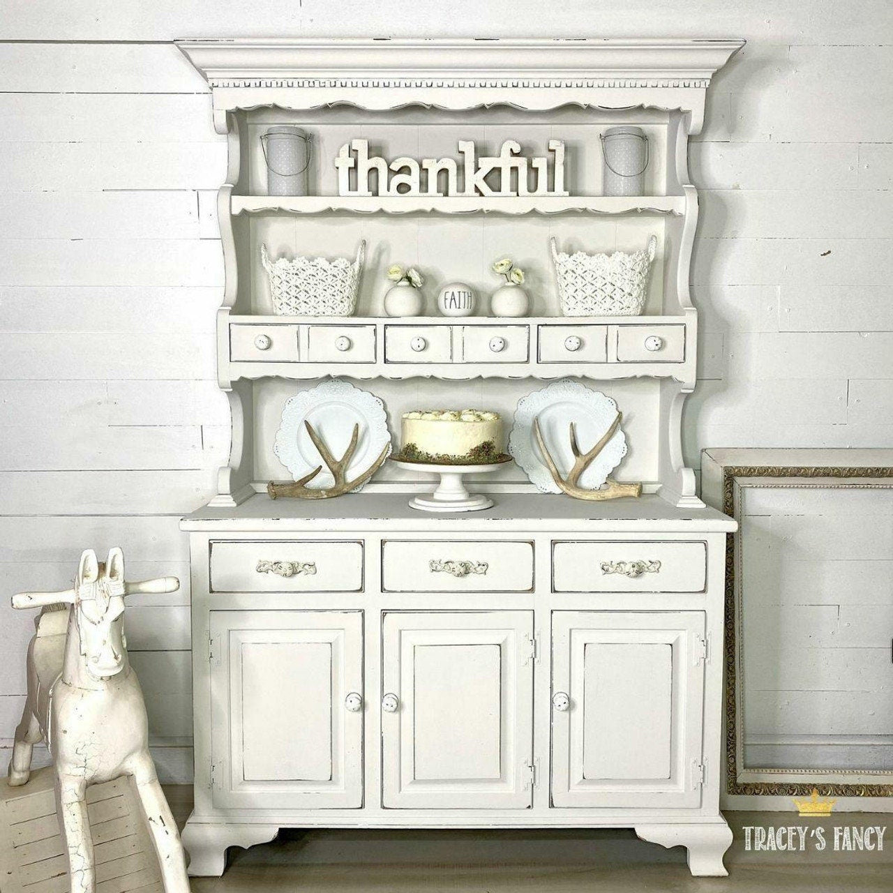 Fluff 16oz and 32oz | Dixie Belle Chalk Mineral Paint | No VOC | Chalk Paint for Furniture | Water Based Paint | 16oz and 32oz
