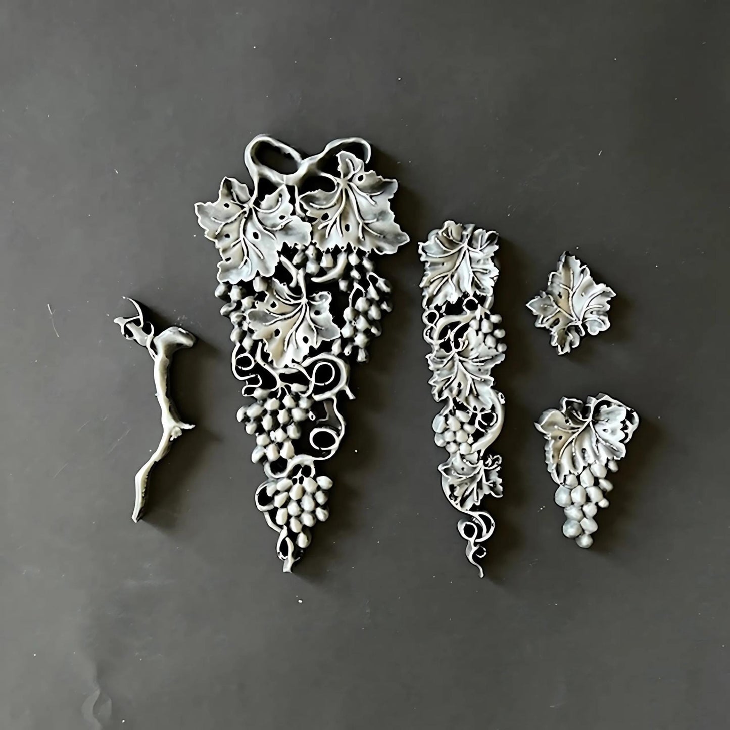 Grapes | Décor Mould | LaBlanche | Decorative Mold | 8" x 5"
